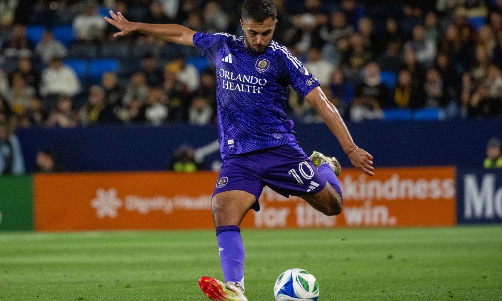 欧会杯16强次回合｜ 坐拥1球领先和主场优势 蓝狮晋级8强在望.